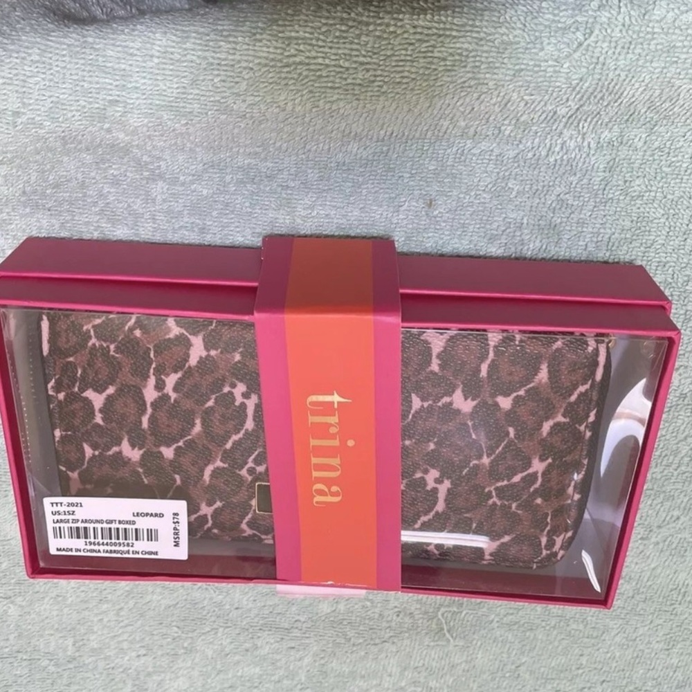 Trina Turk Leopard Print Women's Wallet NIB